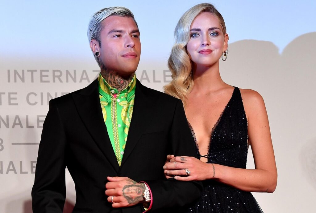 Chiara Ferragni e Fedez prenotano in un ristorante e non ...