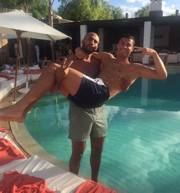 Cristiano Ronaldo in vacanza con Badr Hari