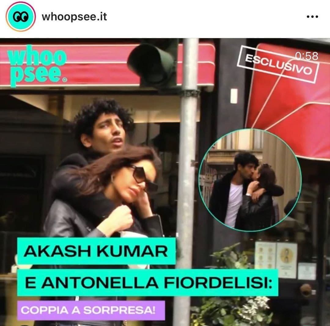 akash kumar antonella fiordelisi coppia fidanzati bacio