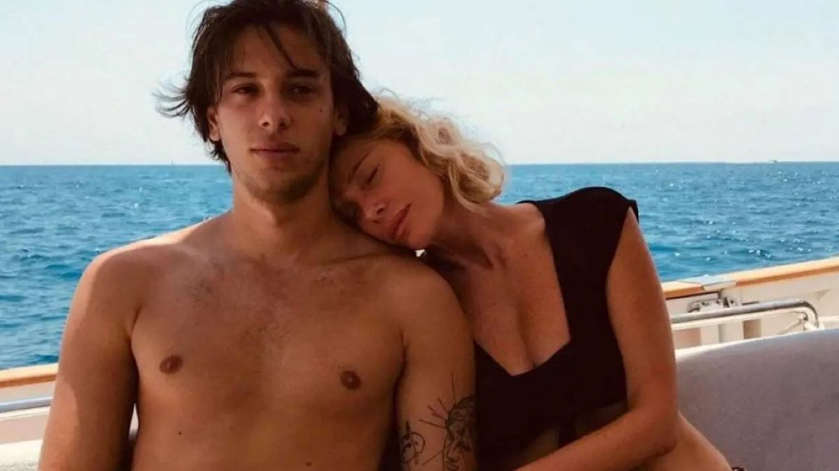 Alessia Marcuzzi e il figlio Tommaso al mare, foto Cinematographe (2)