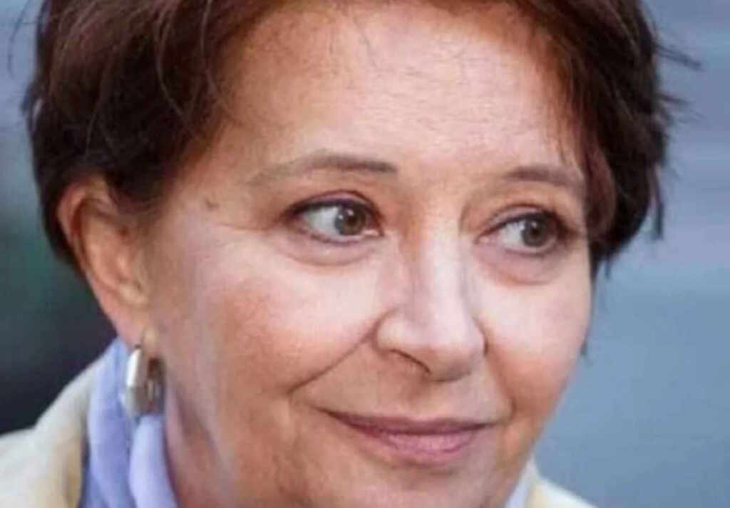 Un Posto Al Sole Carmen Scivittaro L Attrice Che Faceva Teresa E La