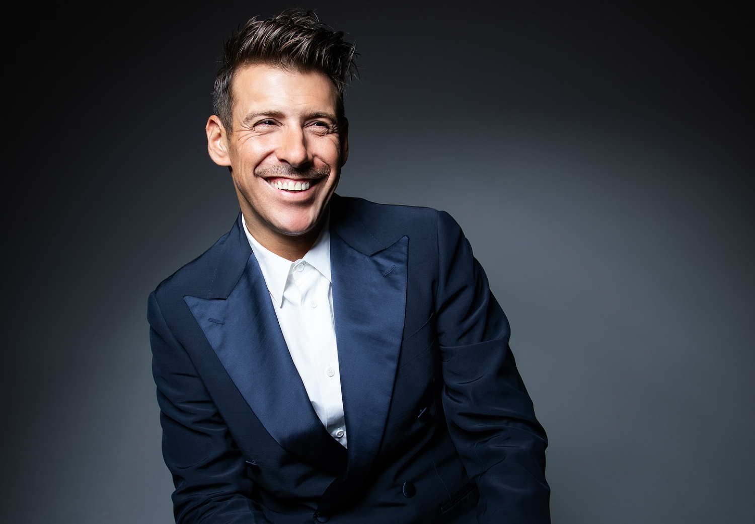 Francesco Gabbani, chi è la sua fidanzata? Sapete dove vive e quanti Sanremo ha fatto e vinto?